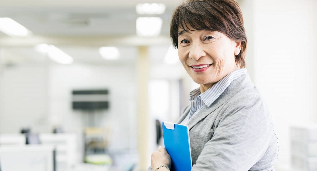 65歳からの仕事の見つけ方！シニア女性向けの求人やおすすめの資格を紹介